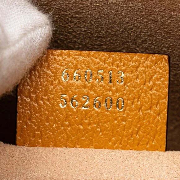 GUCCI Cream Leather Clutch Bag - Picture 9 of 10